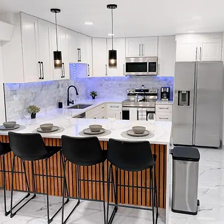 Near Beaches 3 Bedroom Luxury Fort Lauderdale Home